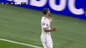 一劍封喉！蒂萊曼斯不停球淩空斬破門！維拉1-0領先弗賴堡！